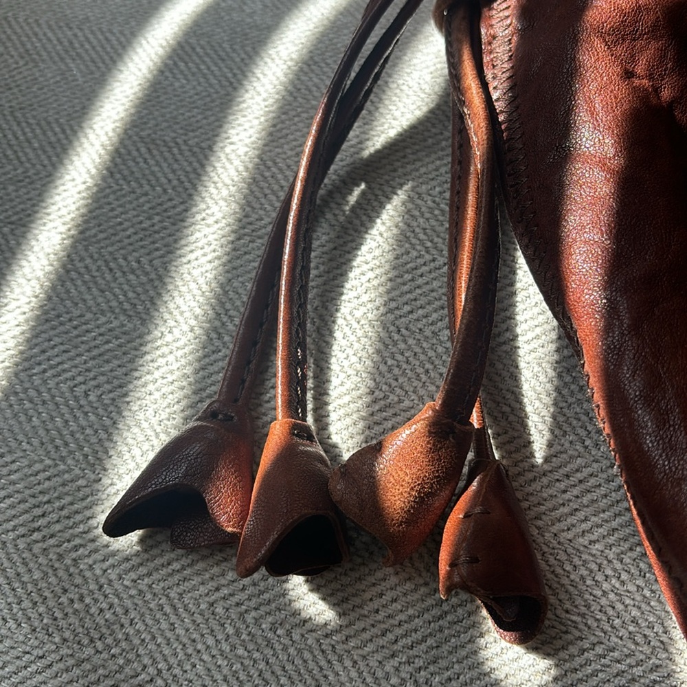 Lucky Brand Italian Brown Leather Tulip Drawstring Shoulder Bag Purse Tote - Picture 5 of 11